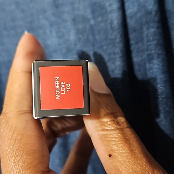 Lipstick - Picture 3 of 3